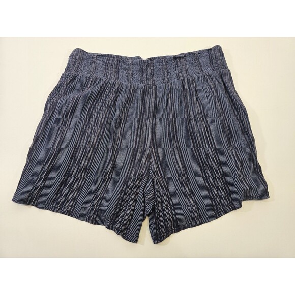 ALK Women's L Three Dots Printed Pull On Casual Shorts Stretch waist Comfort EUC - Picture 3 of 6